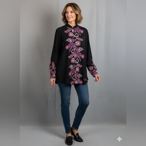 Chico's Black Top with Pink Paisley Design Size 1 US 8